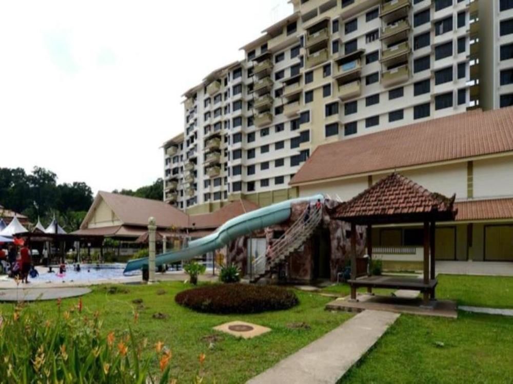 Puteri Beach Resort Port Dickson Exterior photo