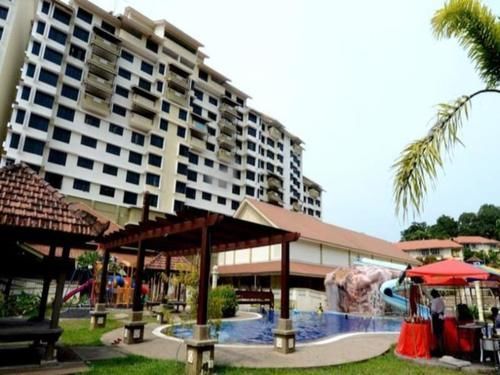 Puteri Beach Resort Port Dickson Exterior photo